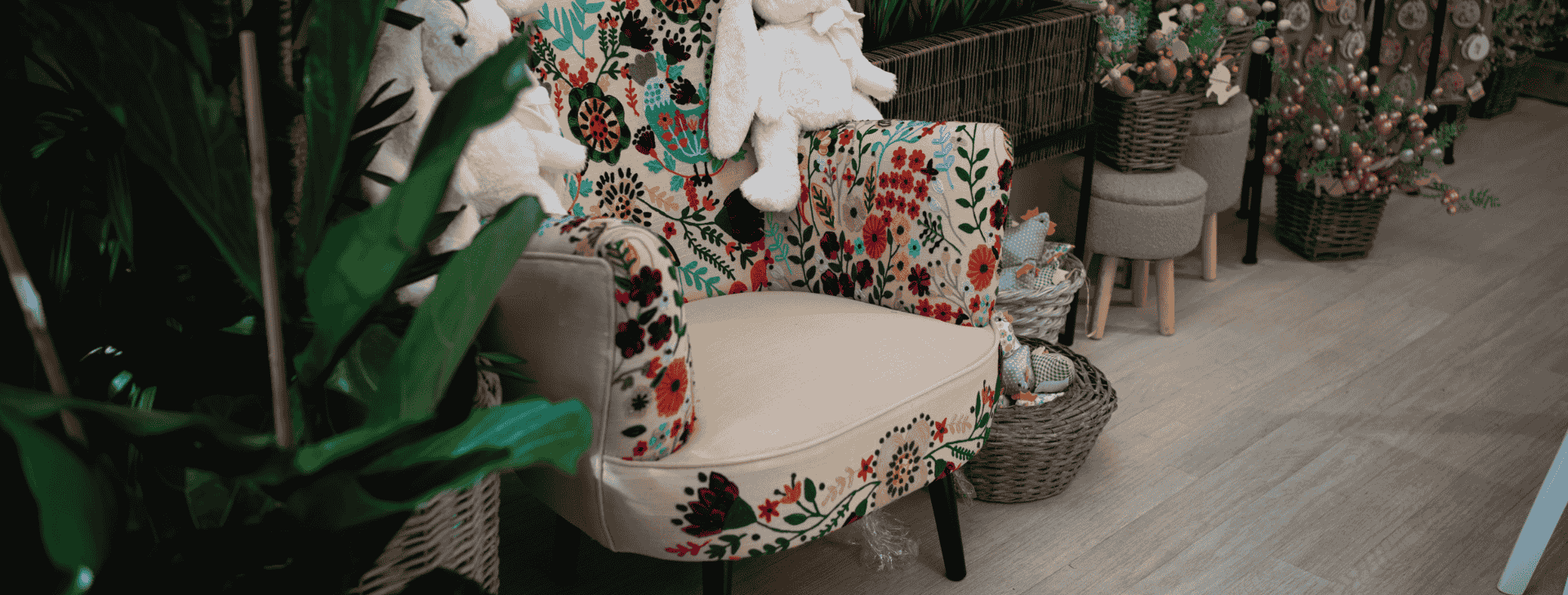 Realizziamo bomboniere, centrotavola e allestimenti personalizzati con piante, fiori e materiali naturali, per eventi, regali o decorazione.